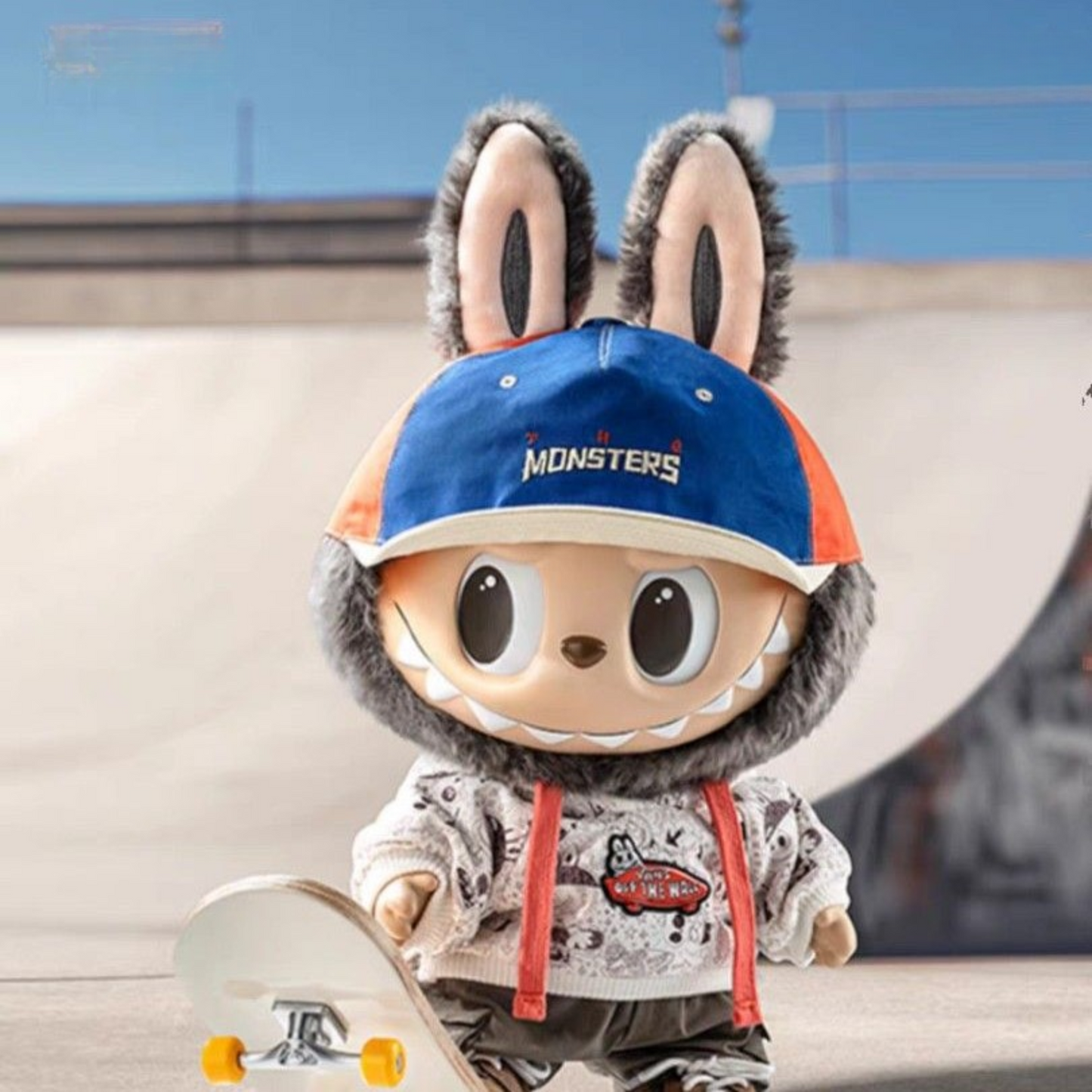 Labubu „The Monsters x Vans” | Pluszowa figurka 38 cm