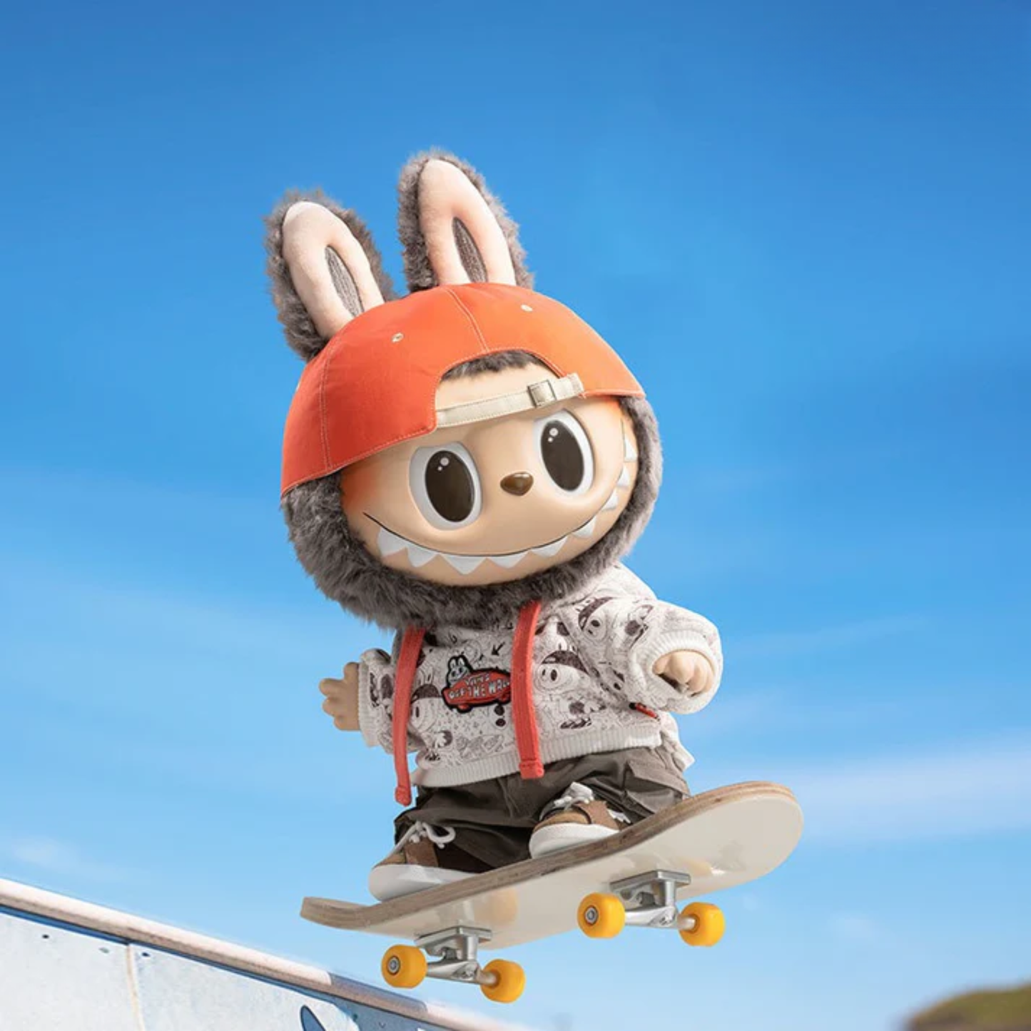 Labubu „The Monsters x Vans” | Pluszowa figurka 38 cm