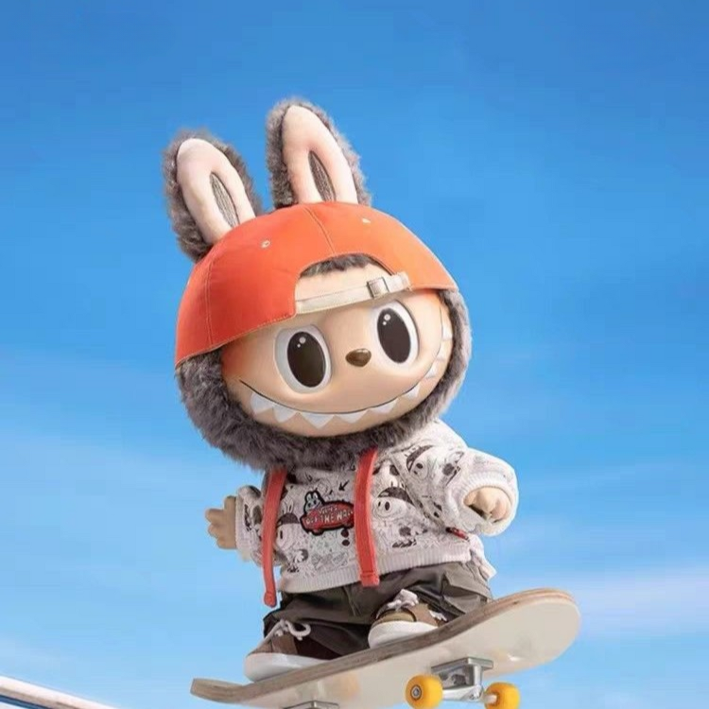 Labubu „The Monsters x Vans” | Pluszowa figurka 38 cm